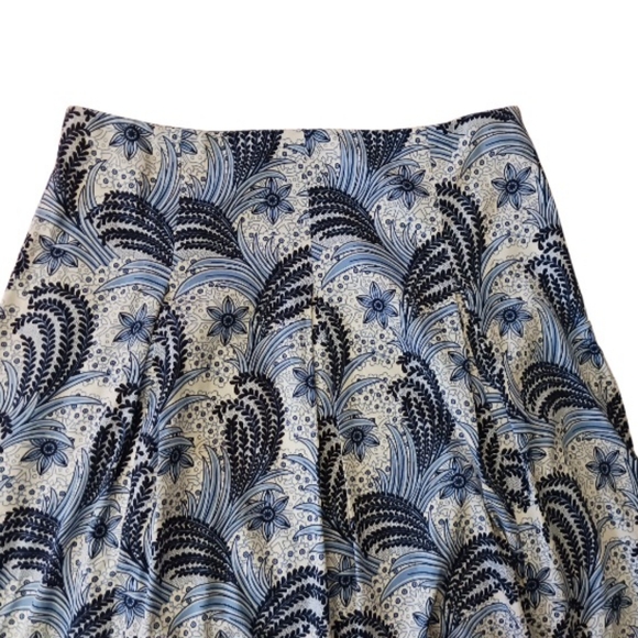 Talbots  Blue and White Patterned Skirt Sz 14 - Picture 5 of 8